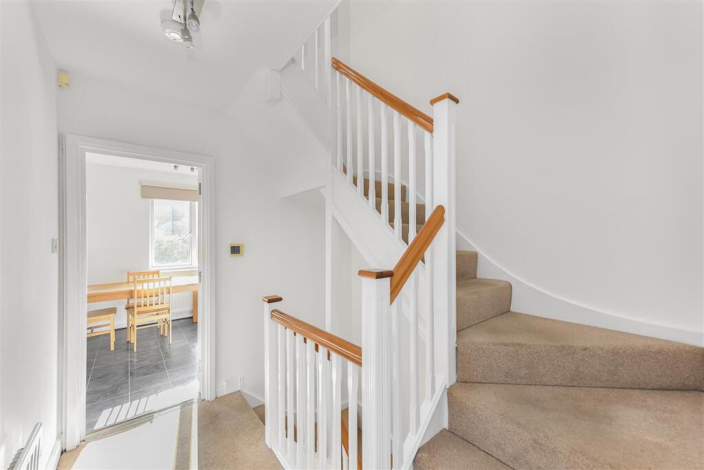 Torres Square, Isle of Dogs, London, E14