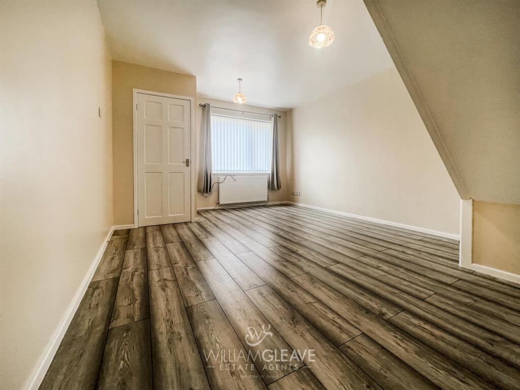 Lounge 2.jpg