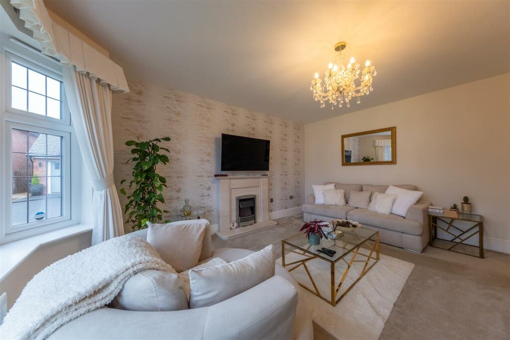 6 Stirling Close-014.jpg