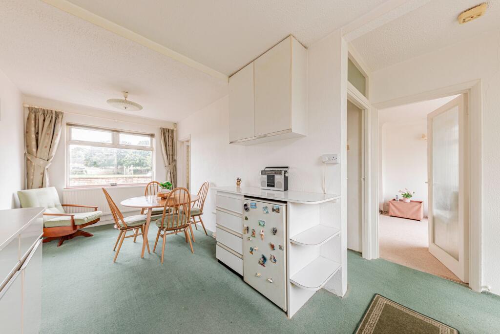 Kitchen/Dining Room (3)