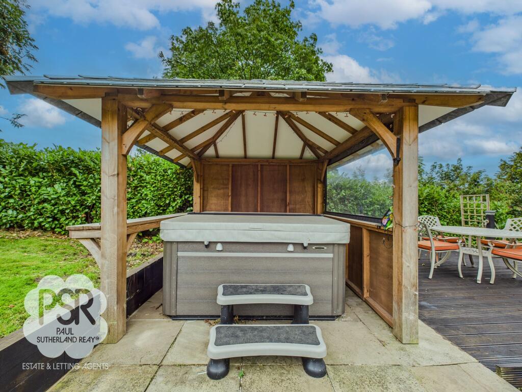 Rear Garden - Sheltered Hot Tub