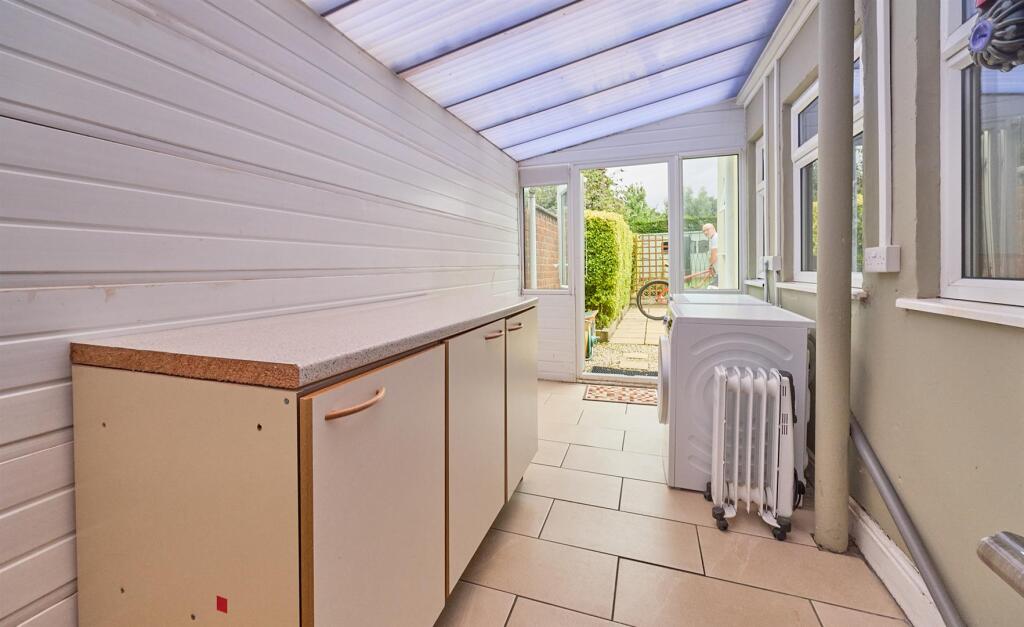 UPVC SUDG Utility Room/Conservatory to Rear