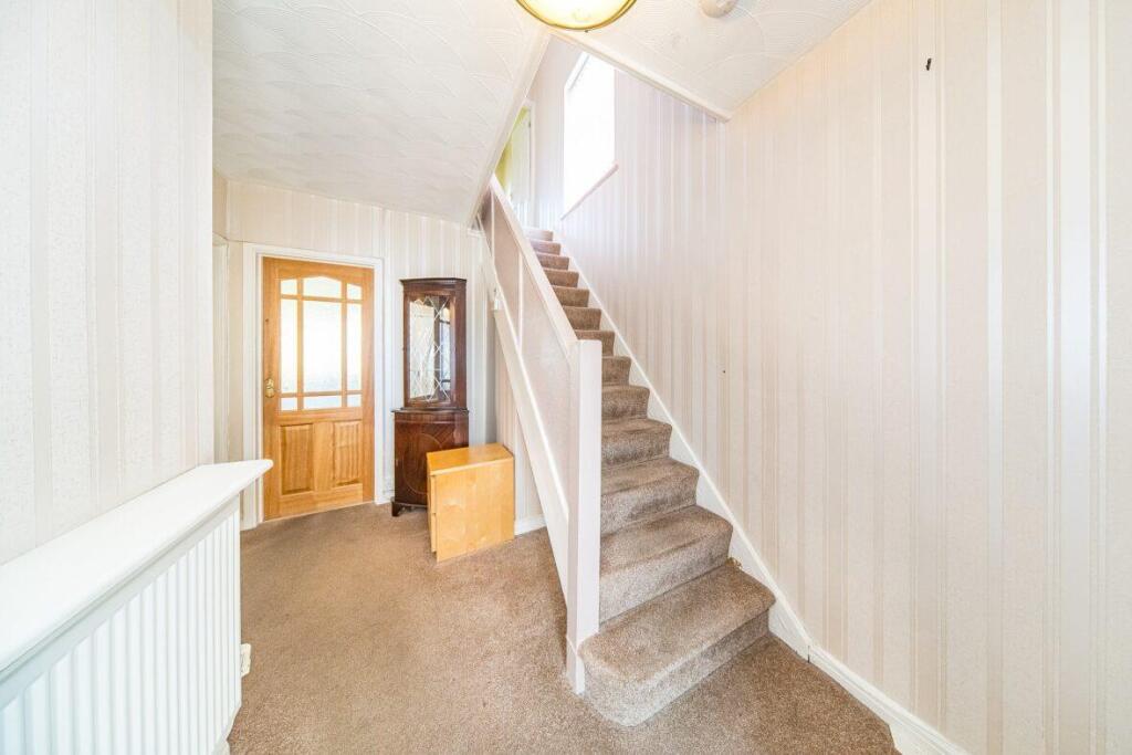 253 Liverpool Road hall.jpg