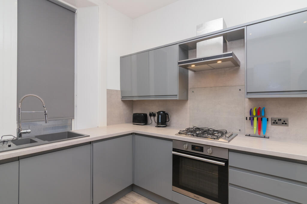 1-1 4 Southpark Drive, Paisley 2L-6