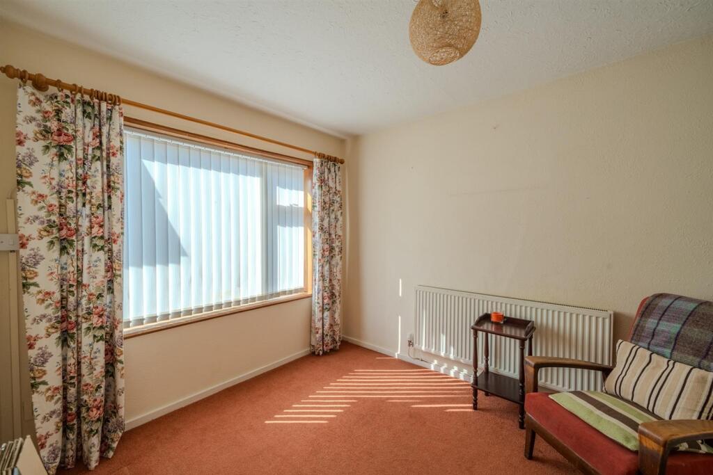 22 Garw Wood Drive-4.jpg