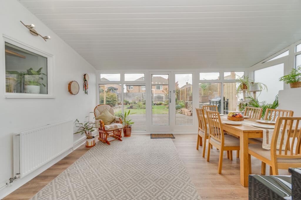 KITCHEN, DINING ROOM AND LOUNGE