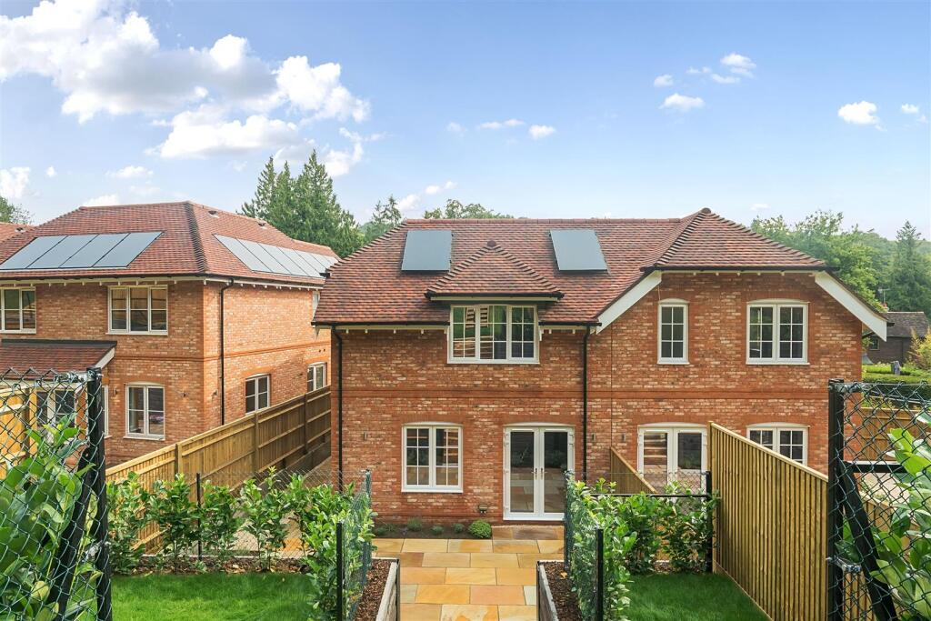 Plot 5 Rear 1.jpg