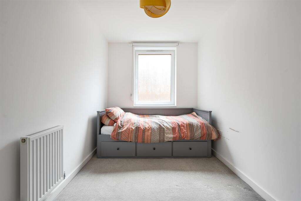 Lena Kennedy Close, E4