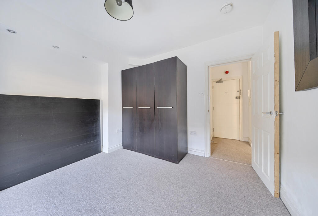 1301301-8-683dbf2...