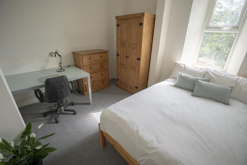 BroccoBankBedroom3.jpg