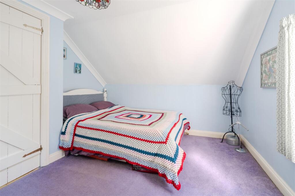 Bedroom3-4.jpg