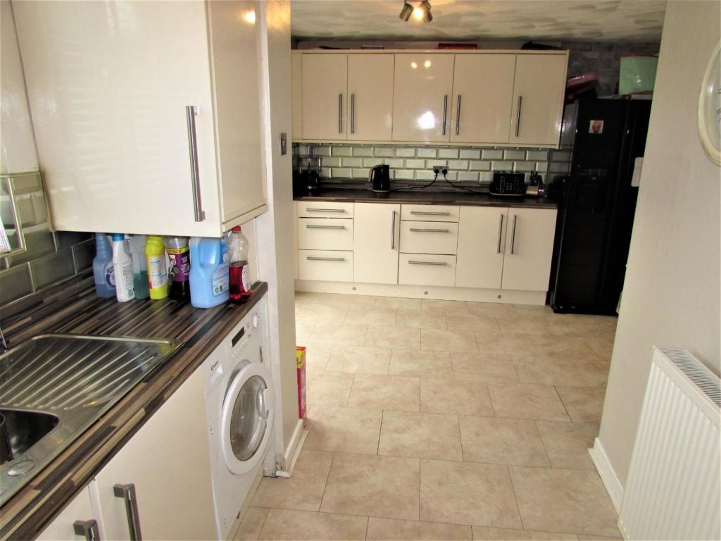 AshtonCres26kit6.JPG
