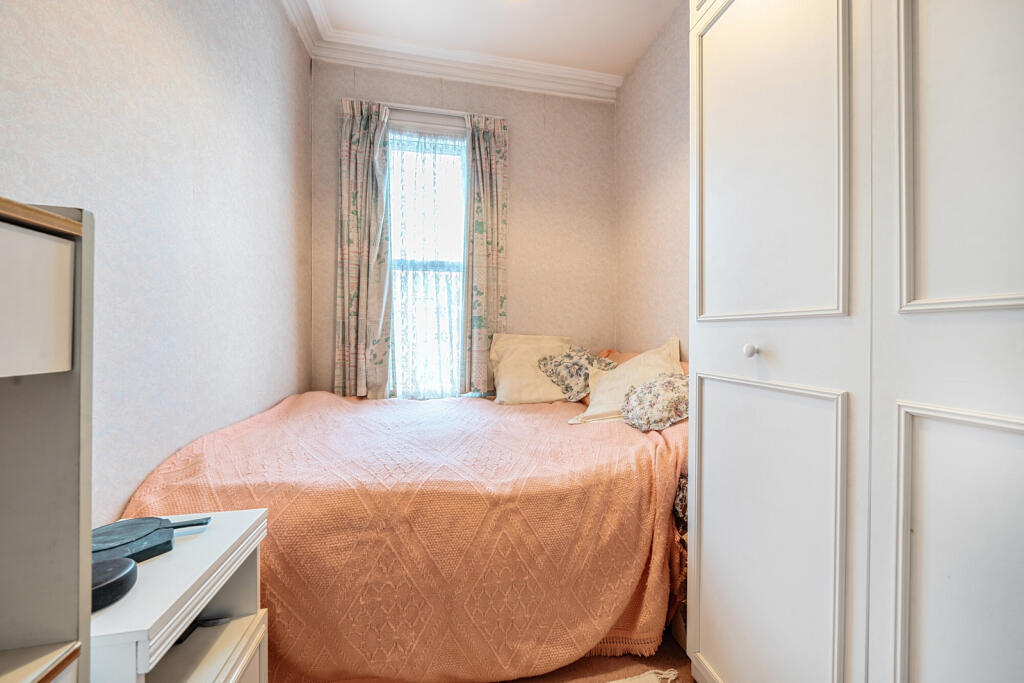 1298710-7-6835aa9...