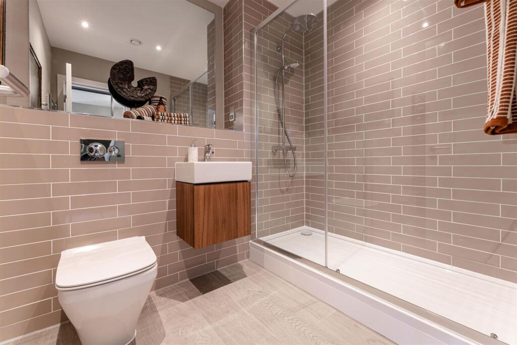 GSH Showhome 84 LR - by Ralph Media Group 03980.jp