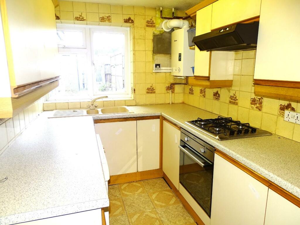 KITCHEN (needs updating)