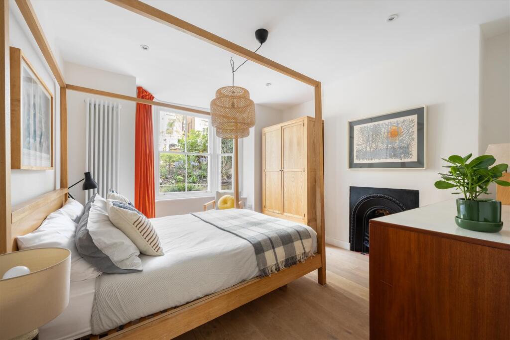 Navarino Road E8