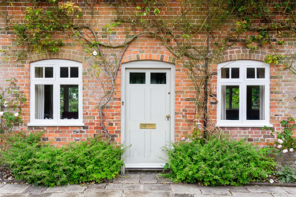 71838_Chequers House (8) Revisit.jpg