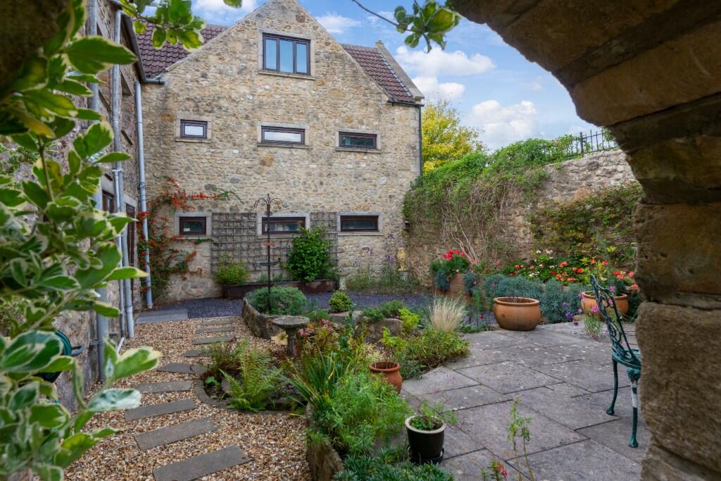 Rear courtyard