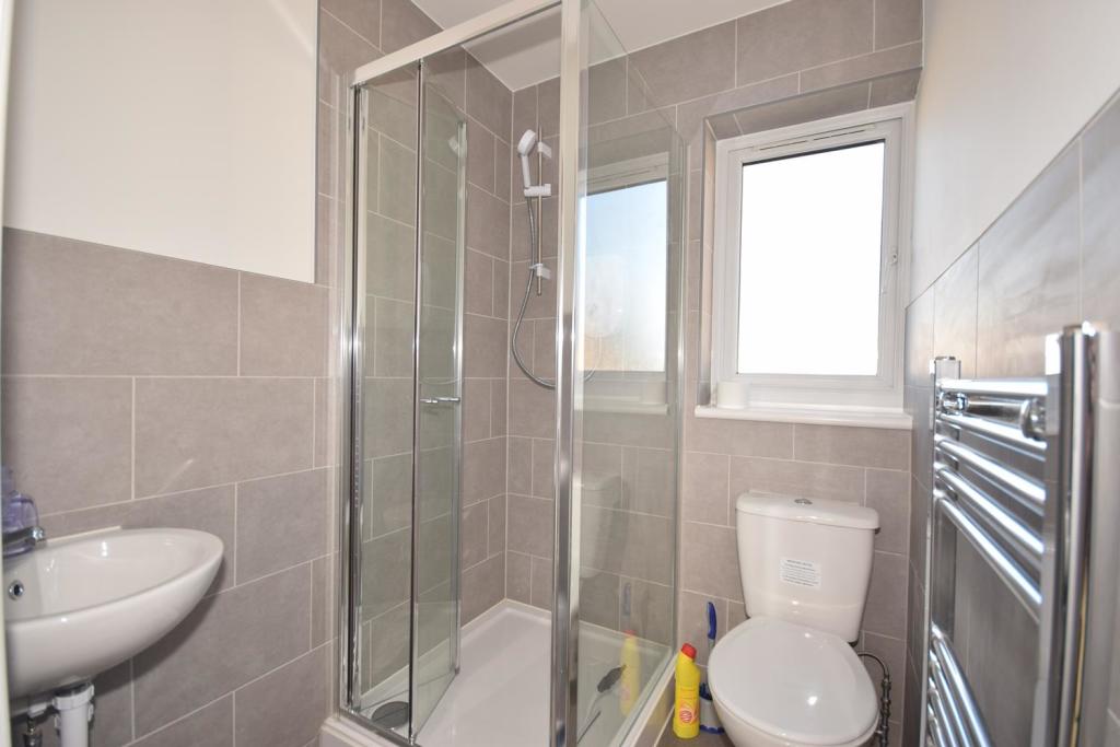 SHOWER 1.jpg