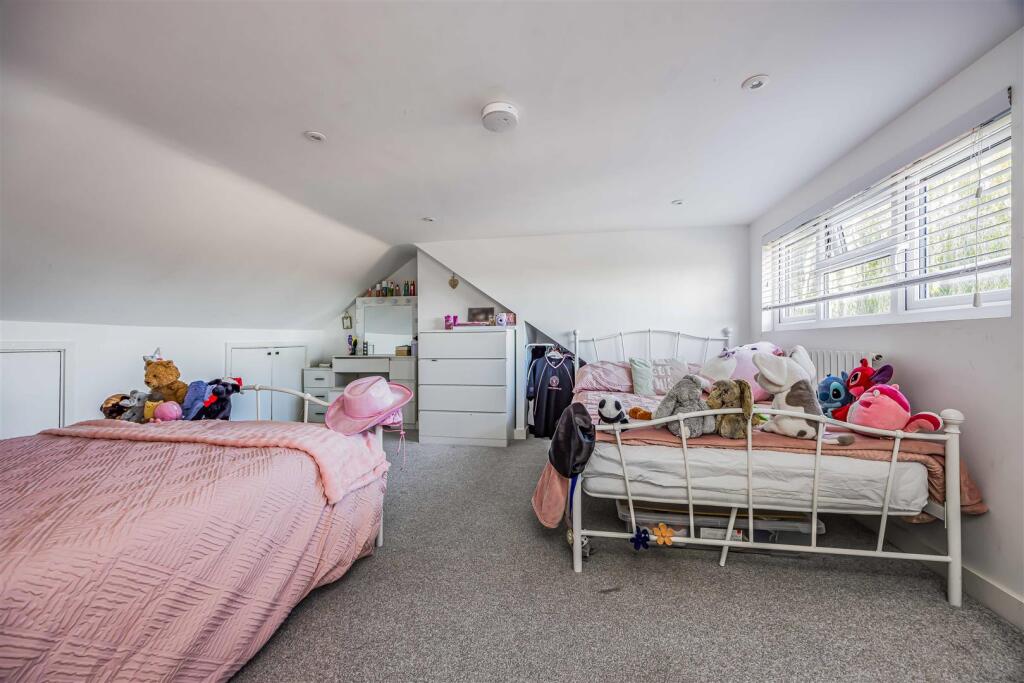 155 High Lawn Way, Havant-Small-PorticoMarketing-S