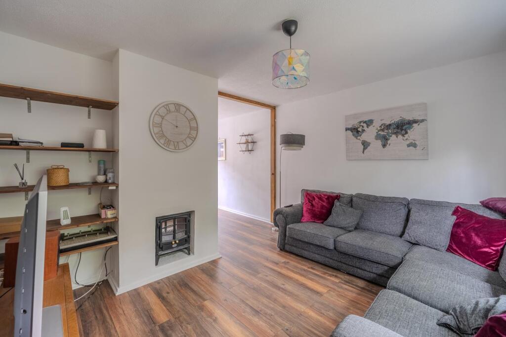 6 Canberra Close-10.jpg