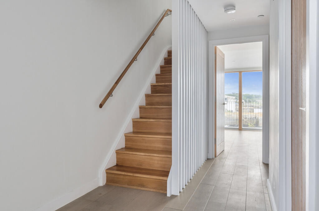 1315342-10-685ab8...