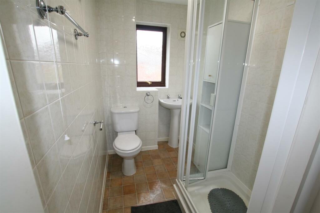 sansomemews,25shower.JPG