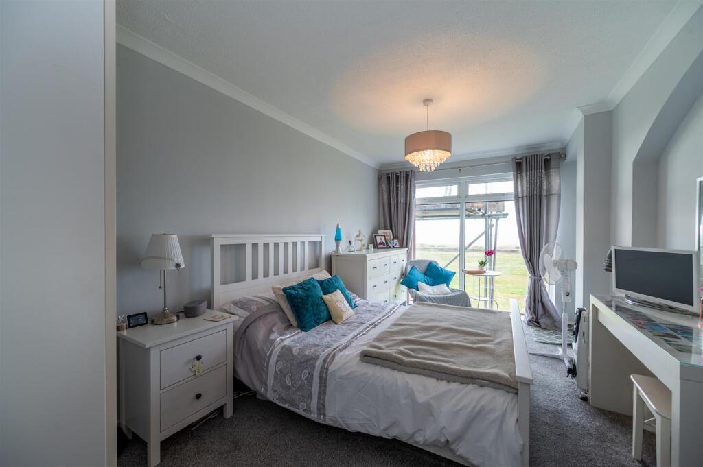 7 Shearwater Court 25 10.jpg