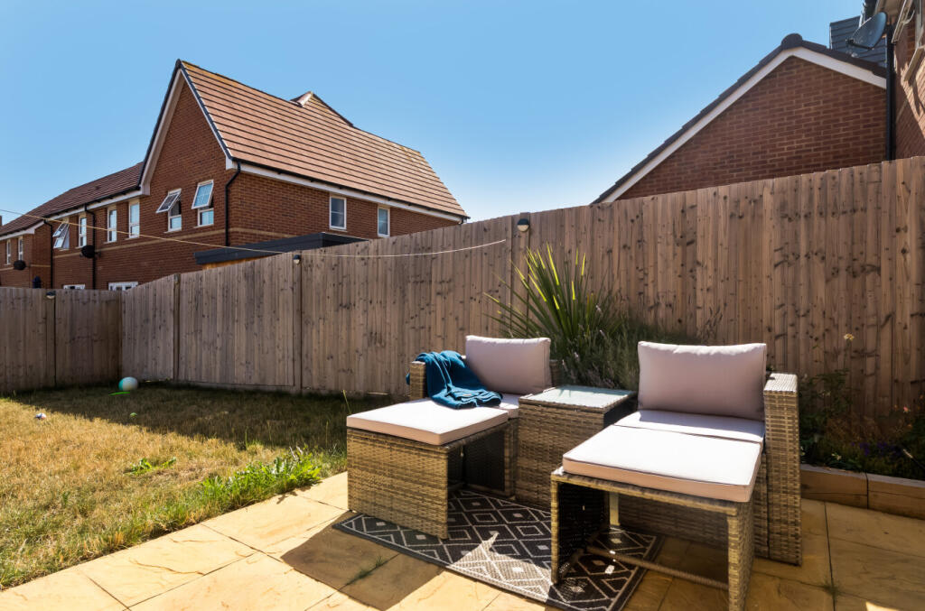 1321373-1-6871352...