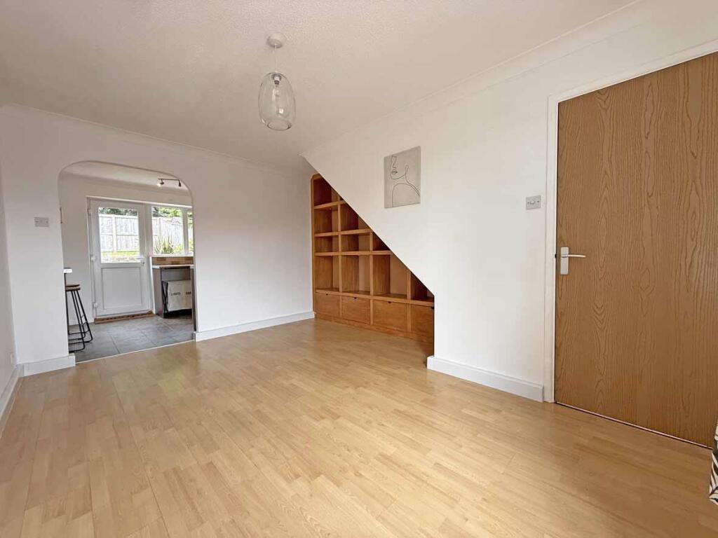 Bowers Park Drive 29 Lounge 2.jpg