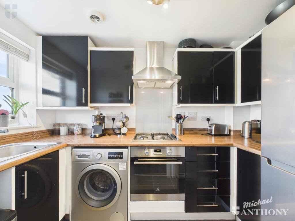 CAM03218G0-PR0587-STILL001