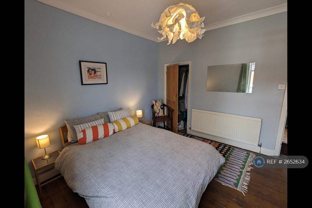 Front Double Bedroom With Walk In Wardrobe