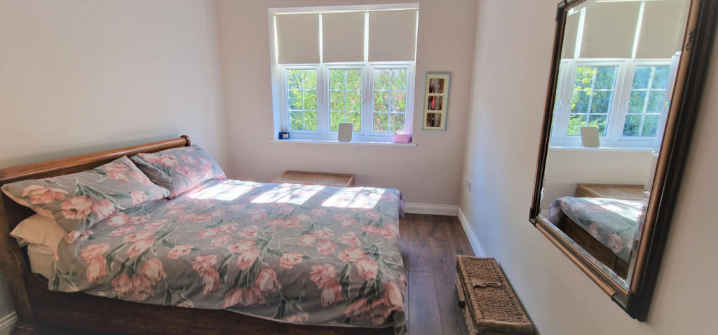 REAR BEDROOM (4)