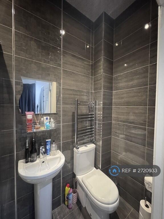 6 x Ensuite's 