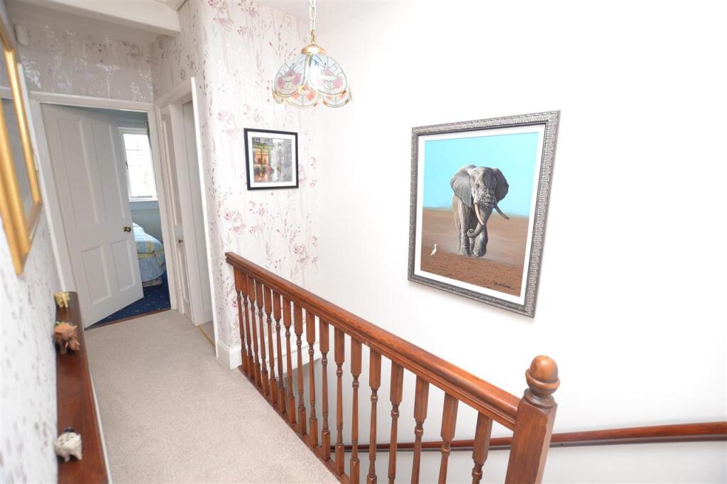 FIRST FLOOR LANDING