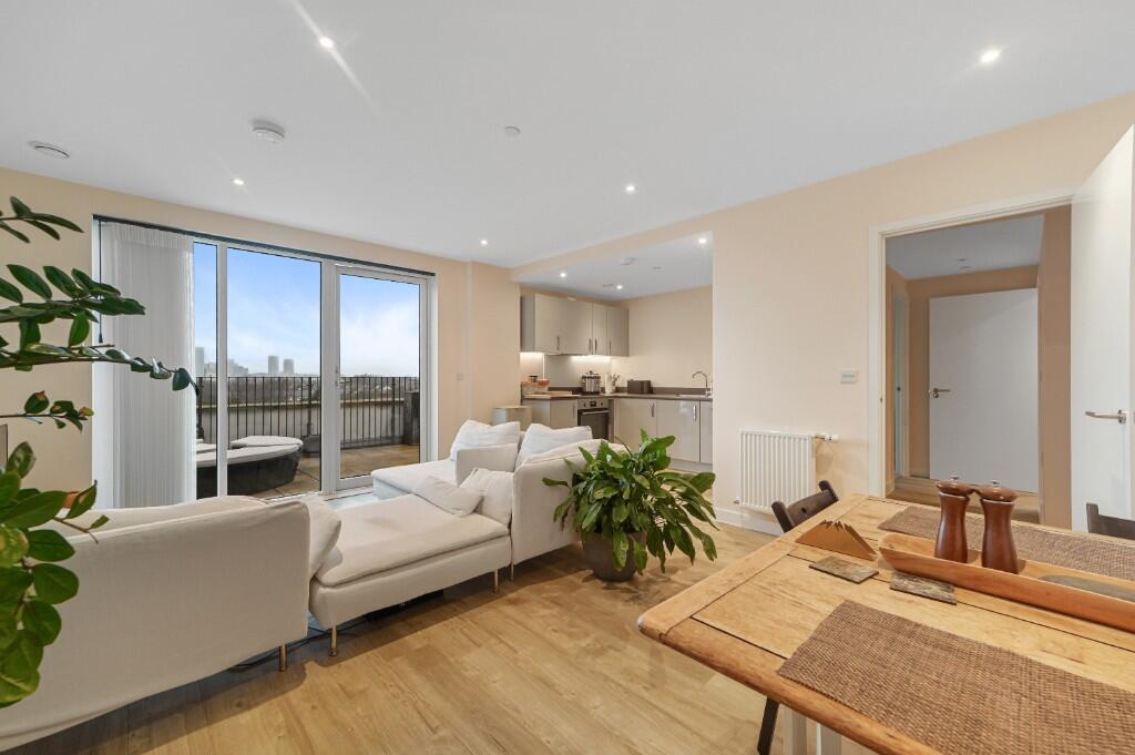 Open Plan Living/Kit