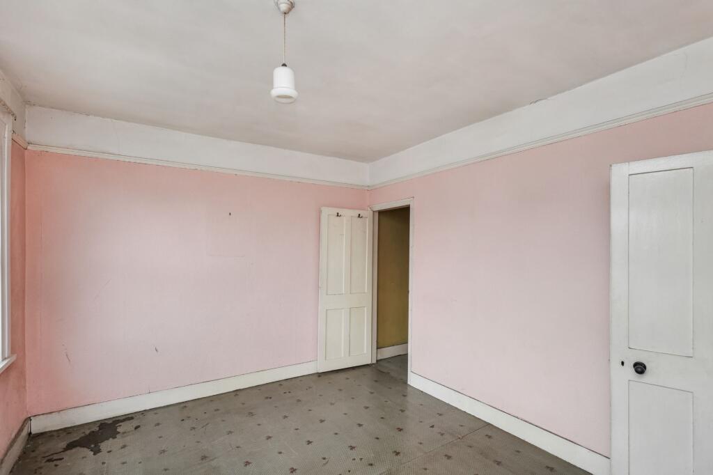 6 Tramway Avenue, Edmonton, N9 8PE