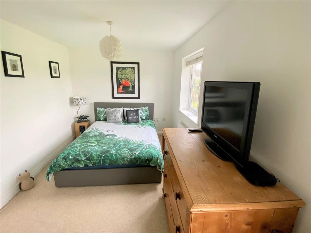 20 The Hurlings Bedroom 1