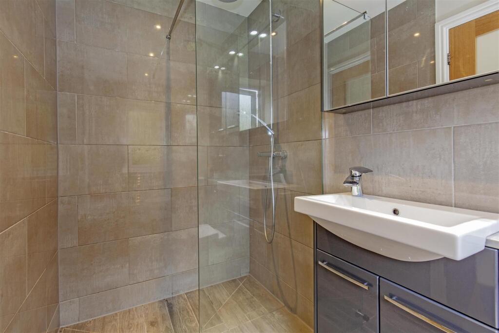 En Suite-2.jpg
