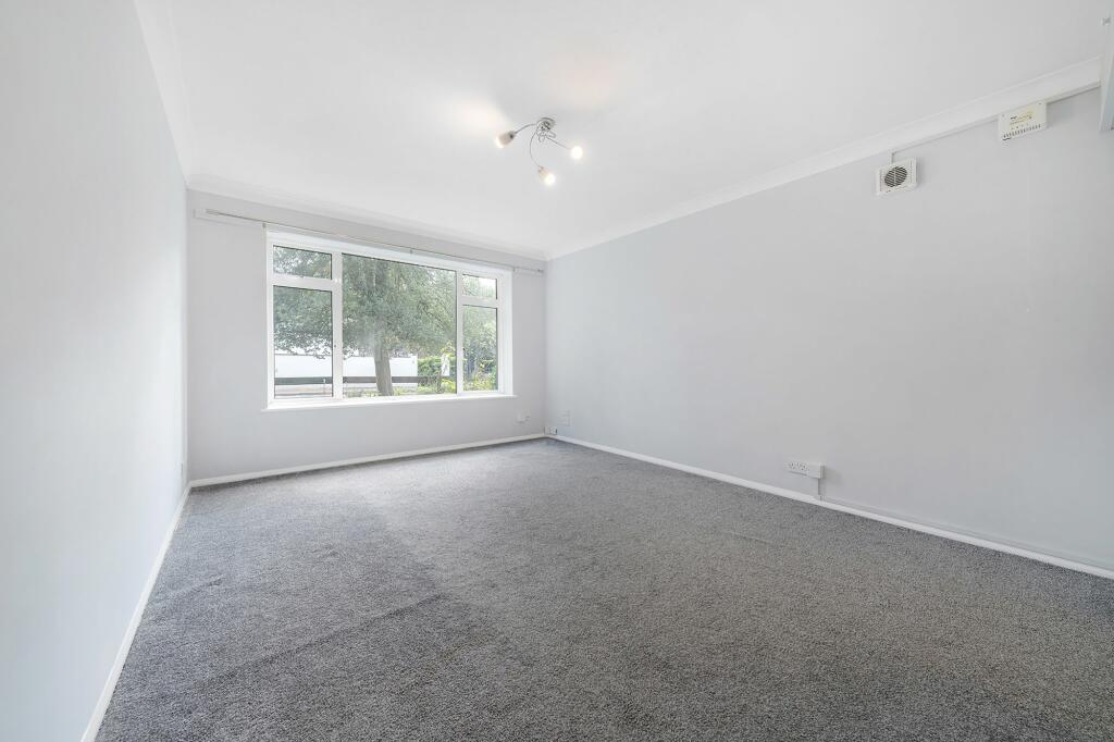 Living Room (2)