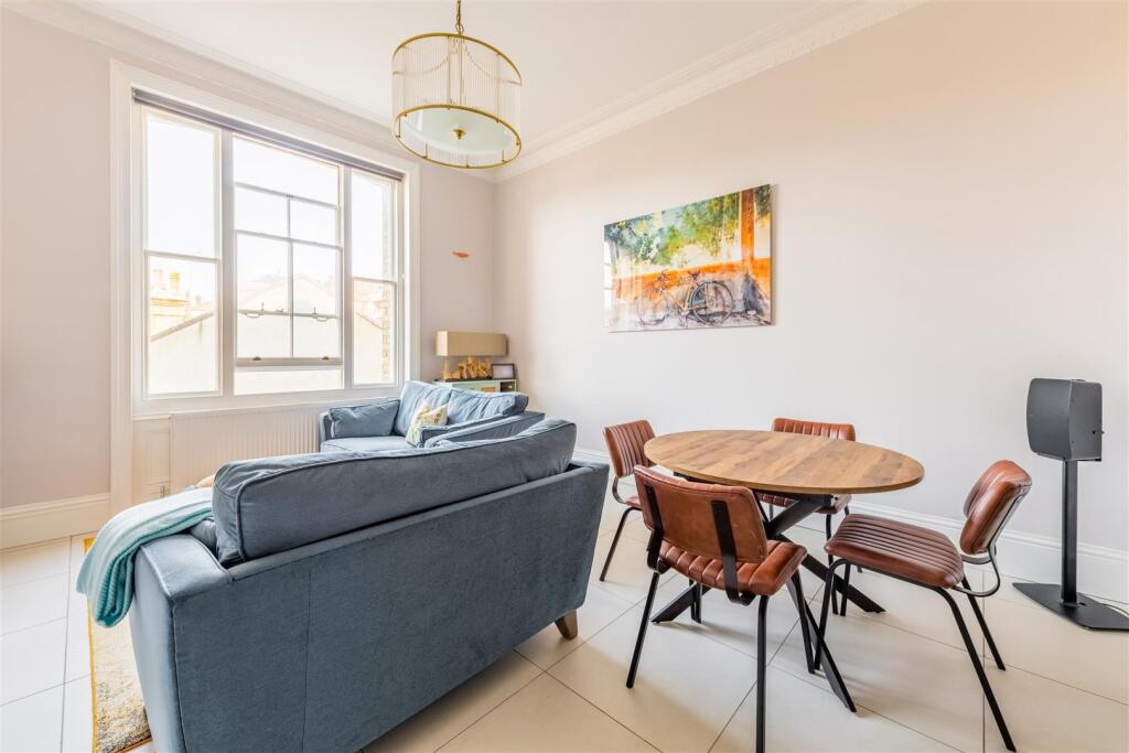 Flat 10, Grand Avenue Mansions-10.jpg