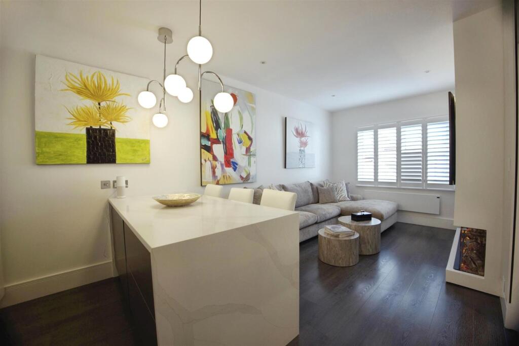 Kitchen/Lounge