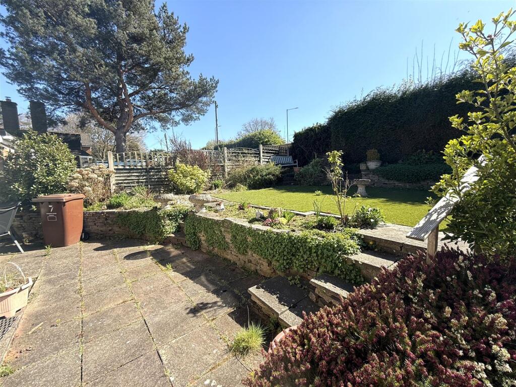 7 mayflower drive new garden 2.jpeg