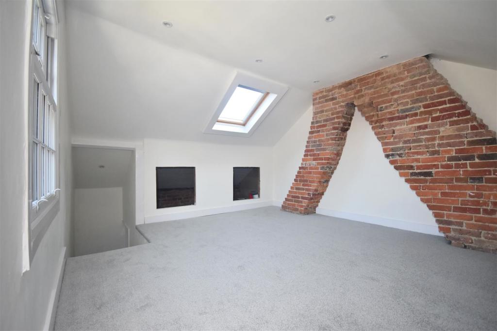 Bedroom 3.jpg