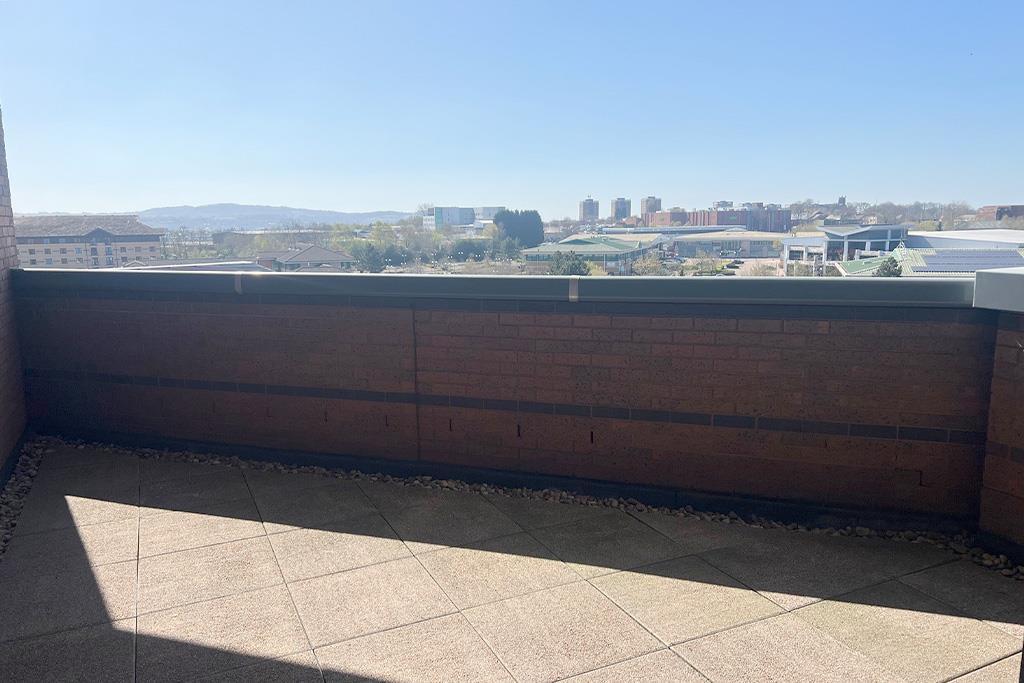 balcony 2.jpg