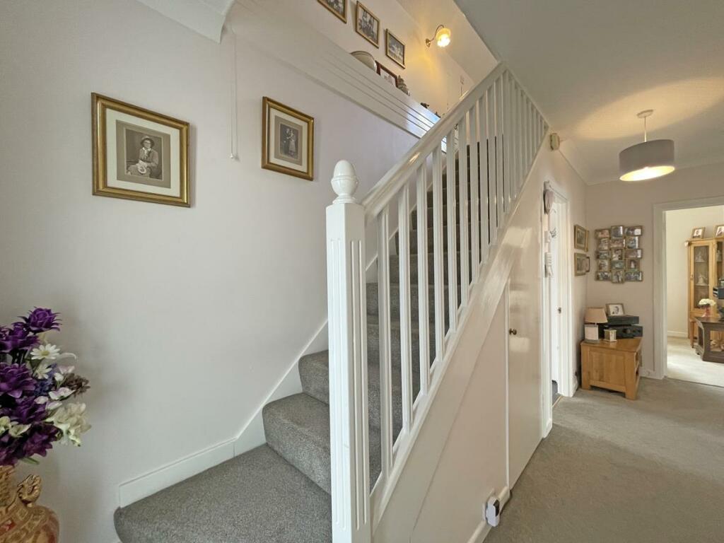 Kingswear Crescent 8 - Entrance Hall.jpg