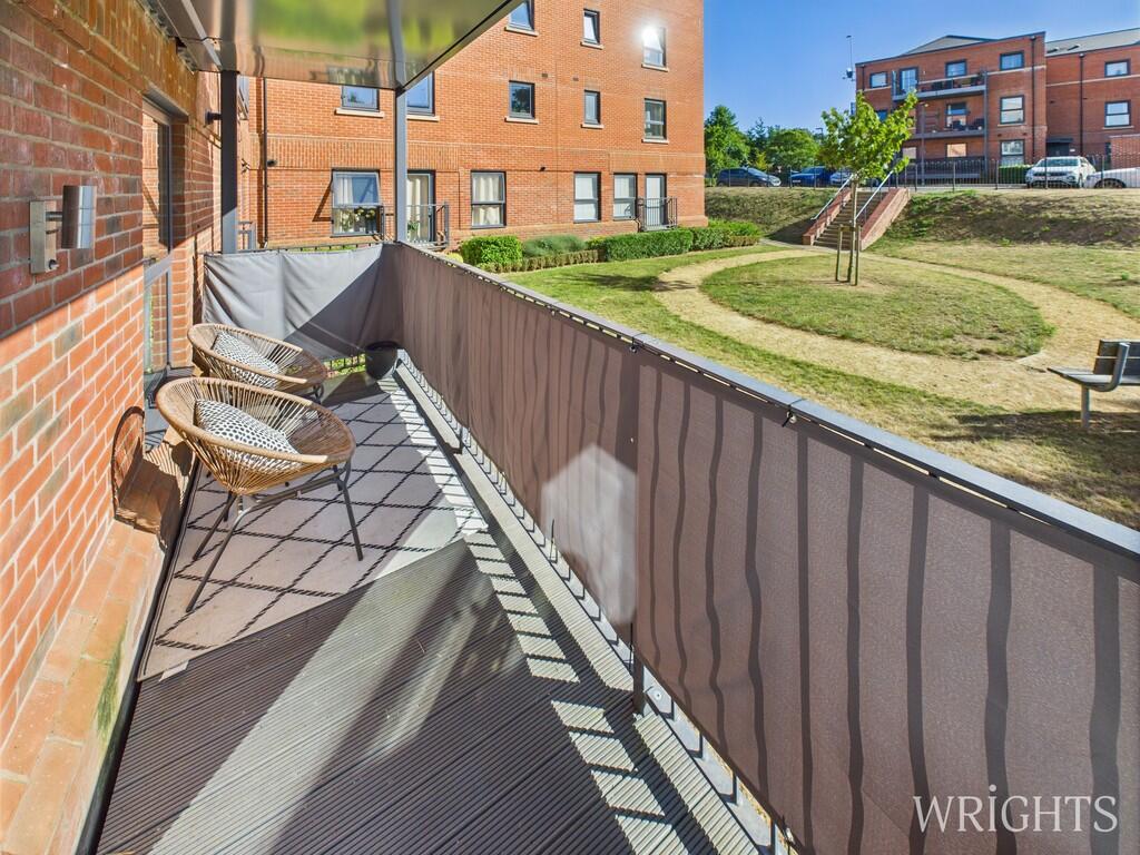 CAM02796G0-PR0446...