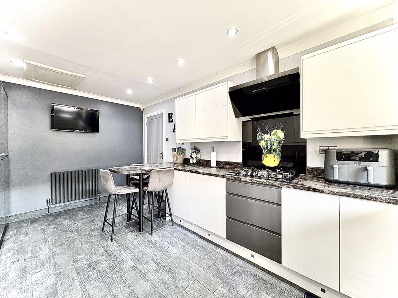 BREAKFAST KITCHEN