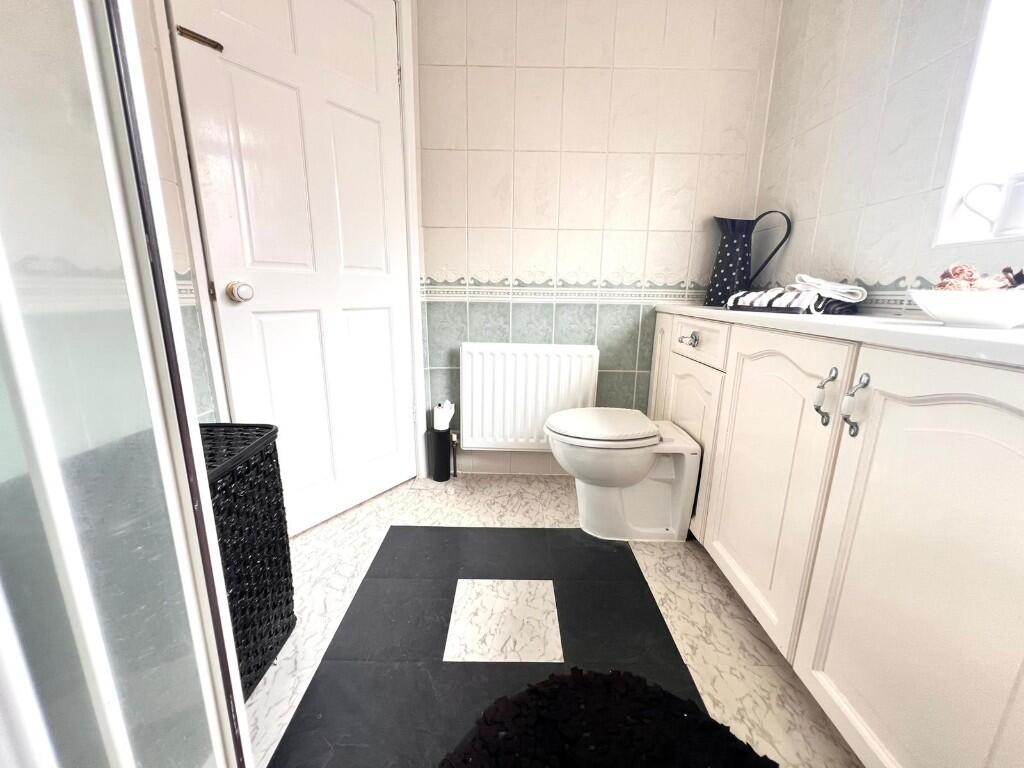 BATHROOM / WC