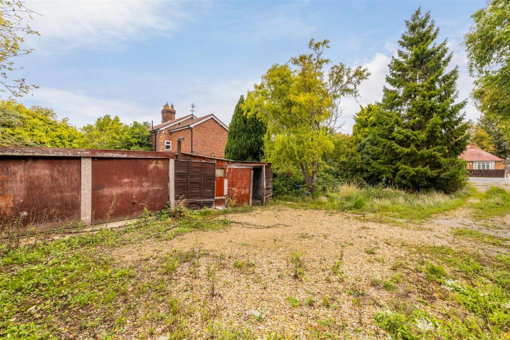 Cemetery Cottage 2 (Boston)-7.jpg